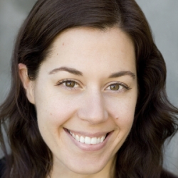 Amy Latham Headshot